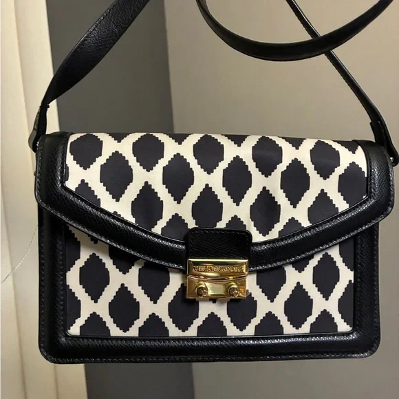 Vera Bradley Tess Crossbody Bag  🖤 - Picture 10 of 10